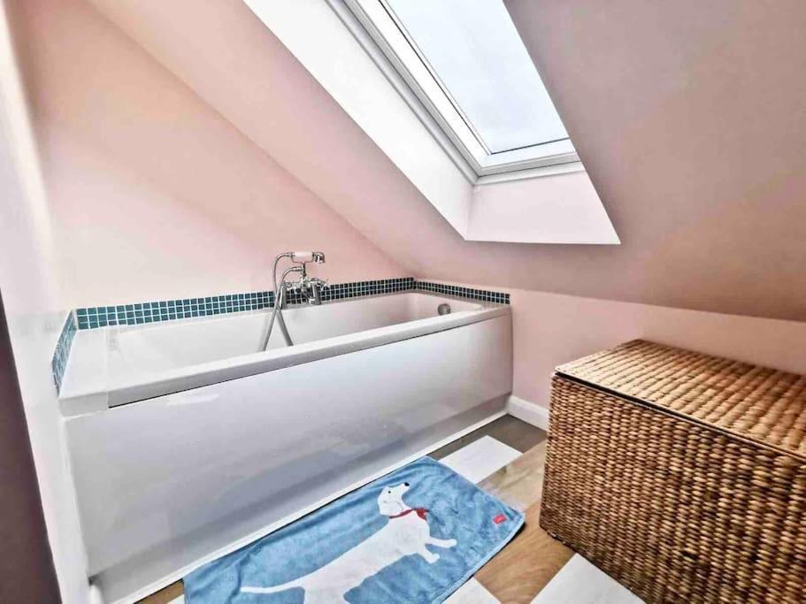 3 Bedroom Well Connected Family Home Free Parking Edimburgo Esterno foto